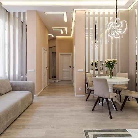 Royal Stylish Apartment In The Old City Lviv Extérieur photo