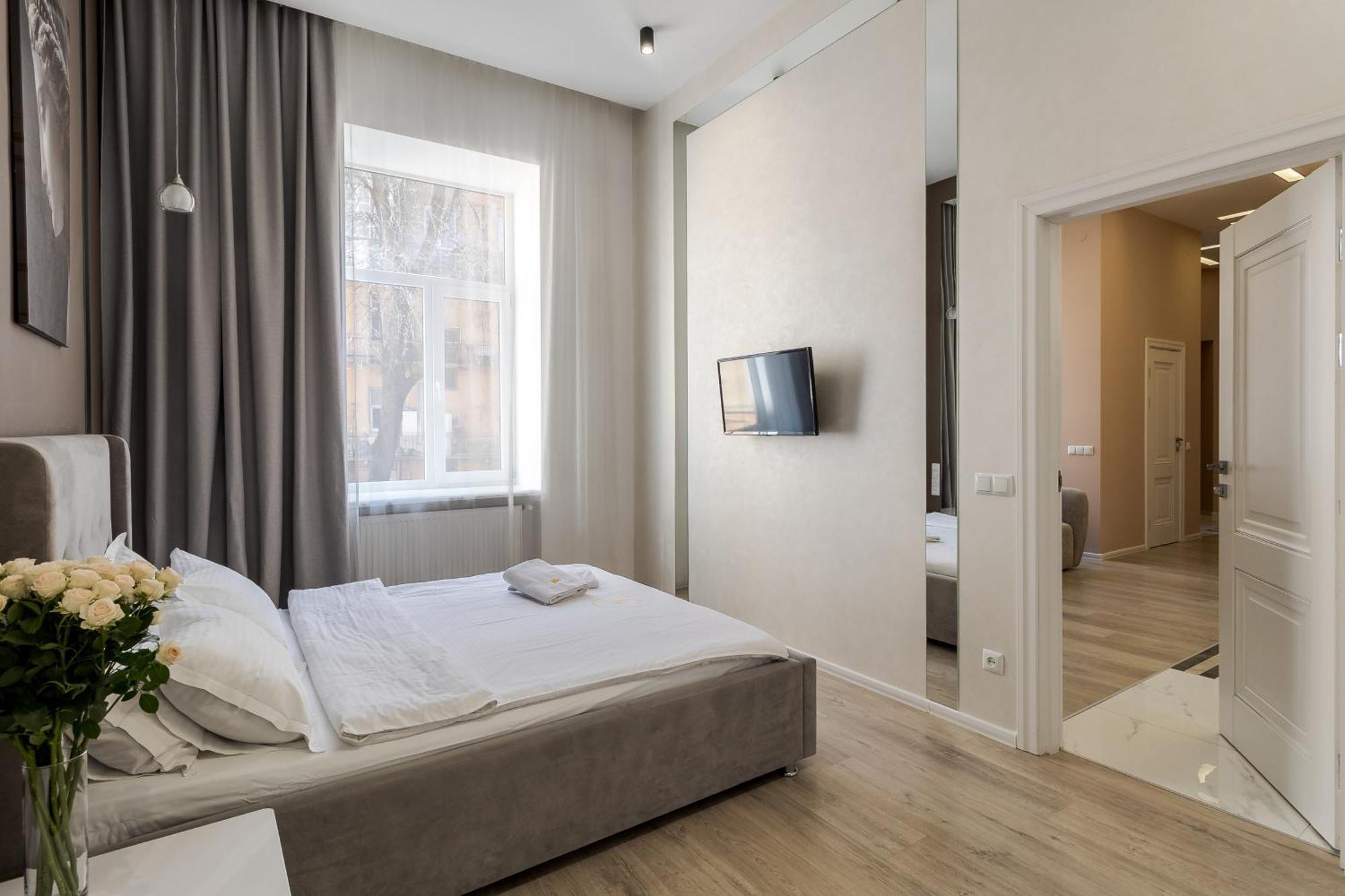 Royal Stylish Apartment In The Old City Lviv Extérieur photo