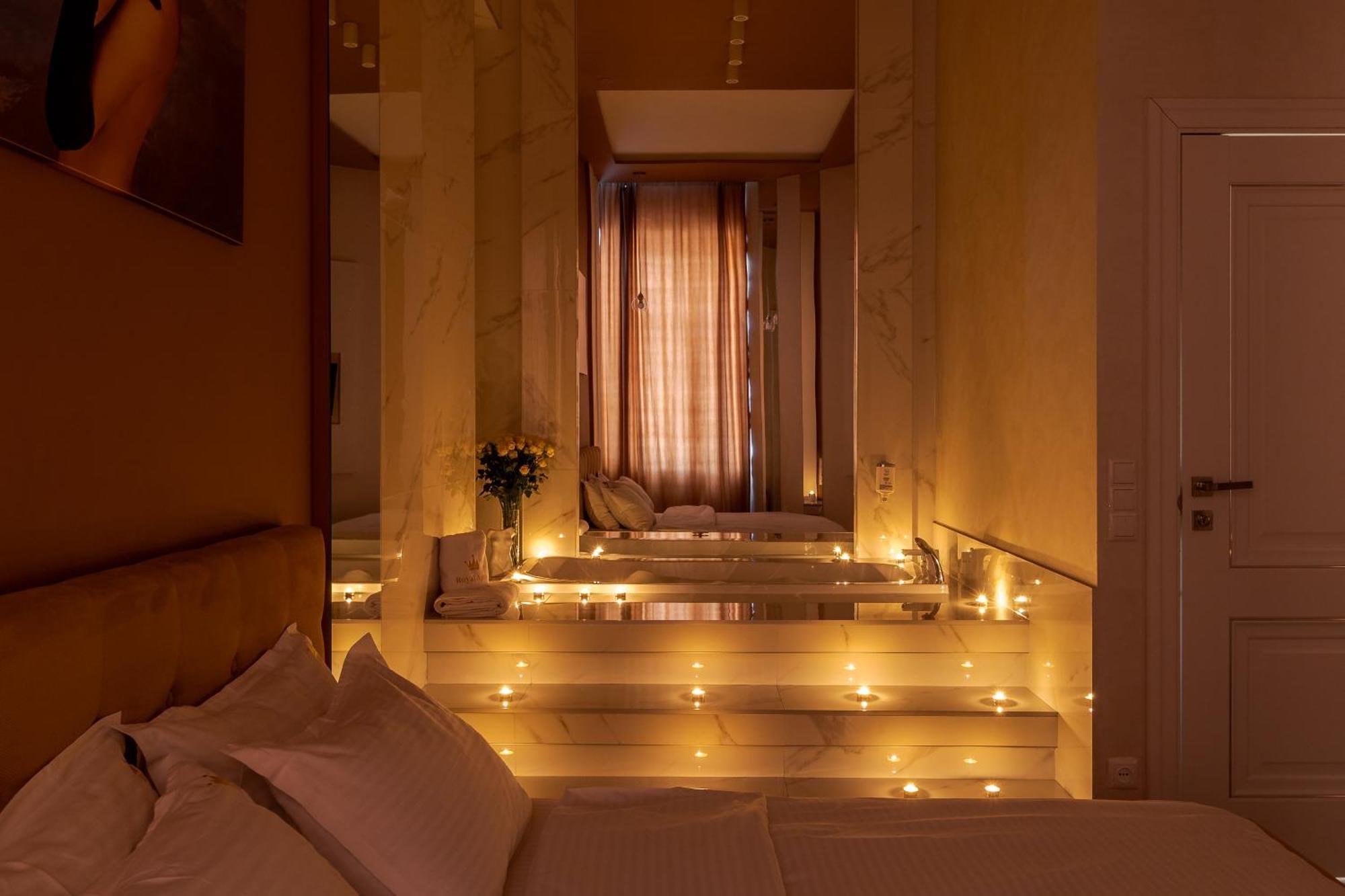 Royal Stylish Apartment In The Old City Lviv Extérieur photo