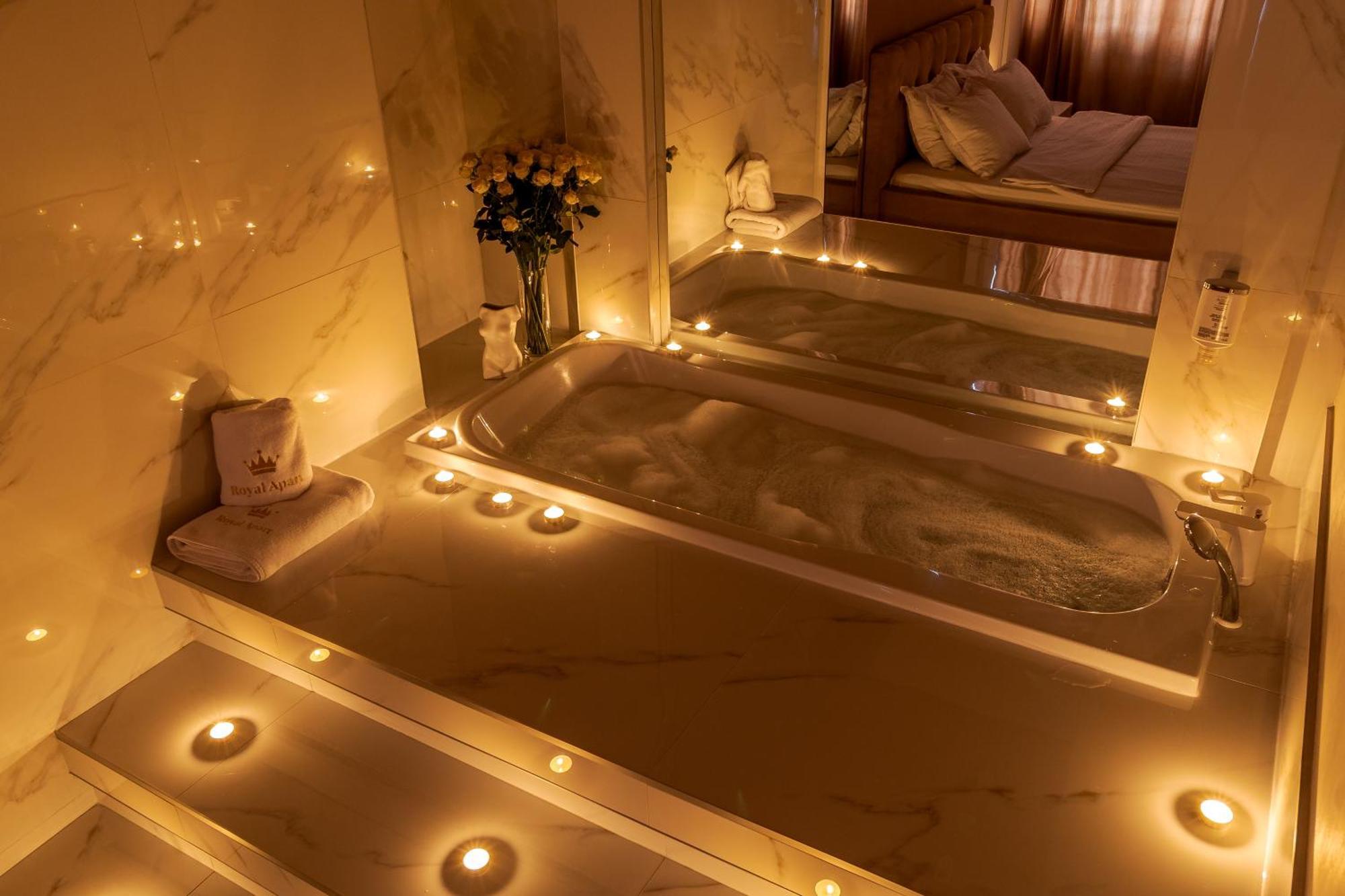 Royal Stylish Apartment In The Old City Lviv Extérieur photo