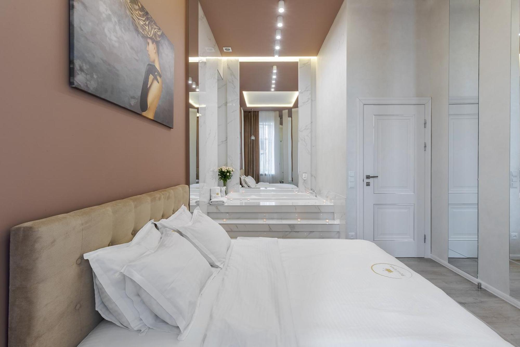 Royal Stylish Apartment In The Old City Lviv Extérieur photo
