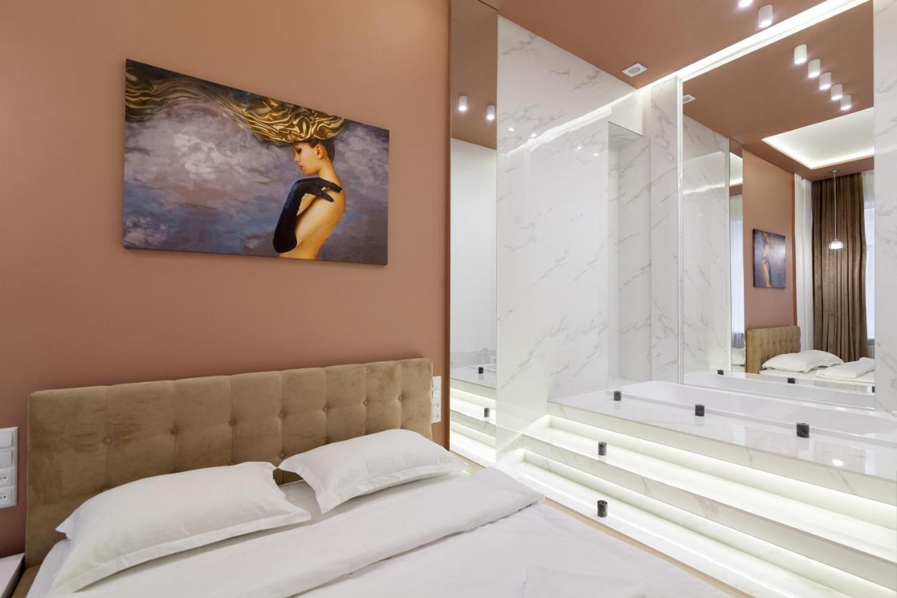 Royal Stylish Apartment In The Old City Lviv Extérieur photo