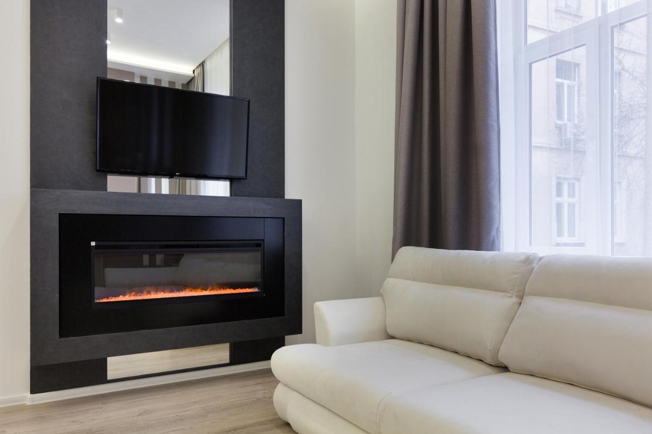Royal Stylish Apartment In The Old City Lviv Extérieur photo