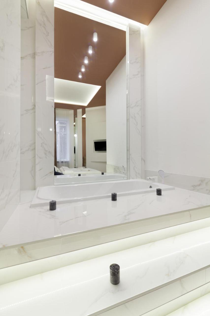 Royal Stylish Apartment In The Old City Lviv Extérieur photo
