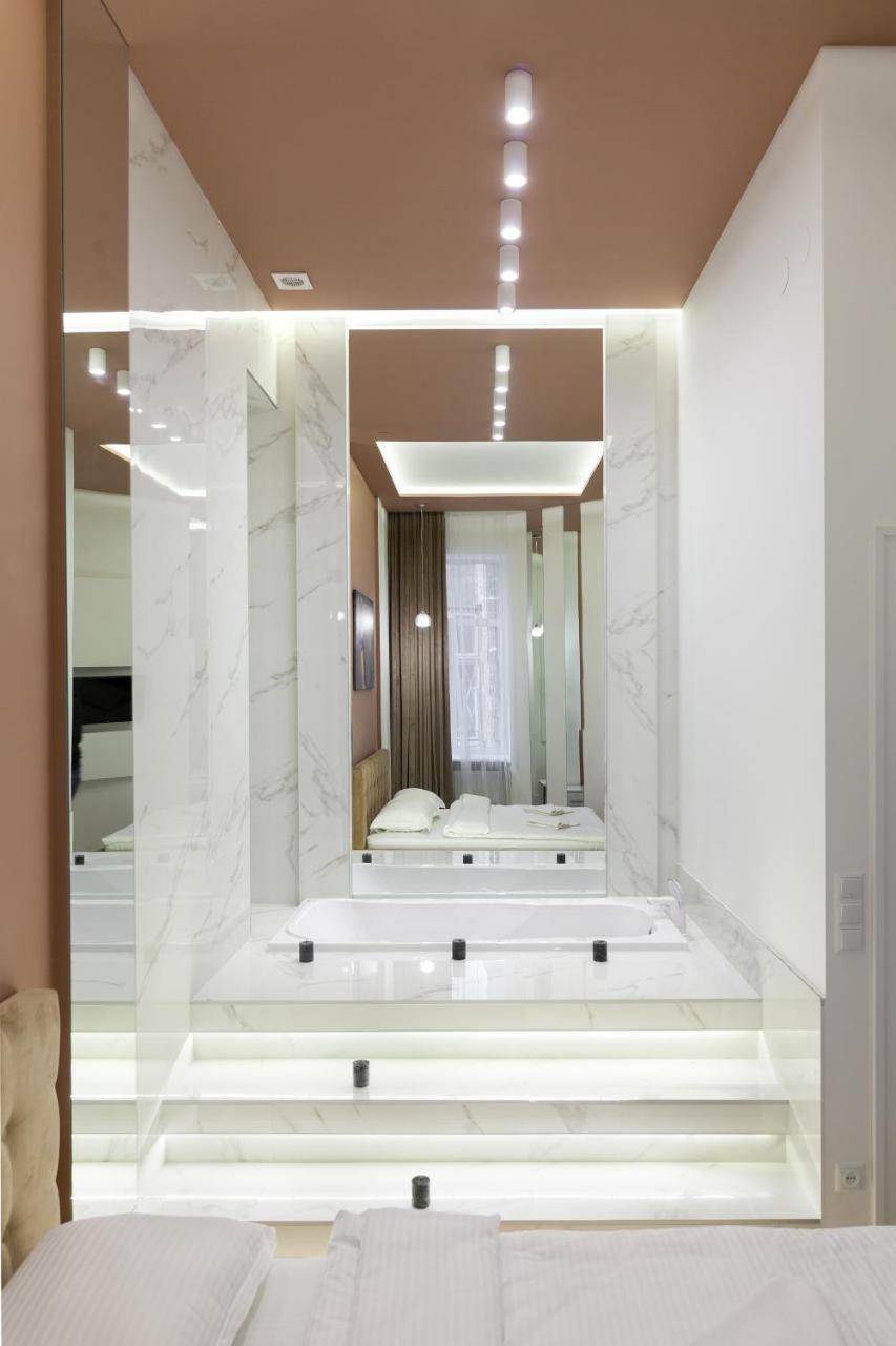 Royal Stylish Apartment In The Old City Lviv Extérieur photo